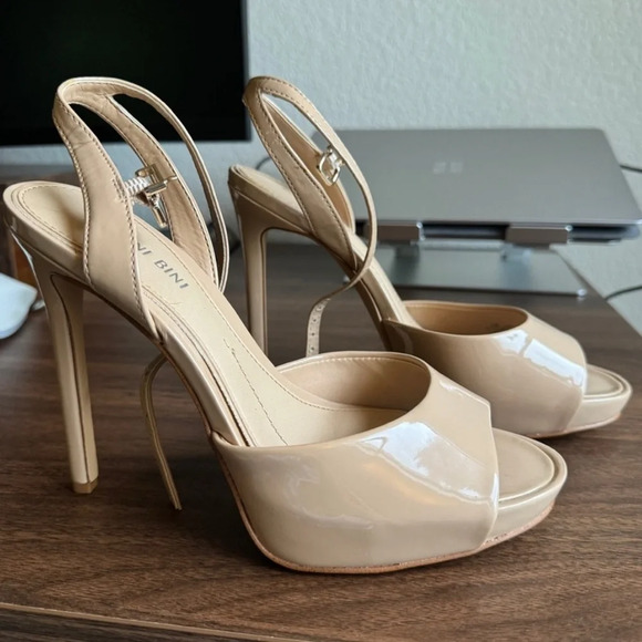 Giani Bini Patton Nude Ankle Strap Women SZ 7M Strappy  Stilleto 5”Heels - Picture 2 of 4